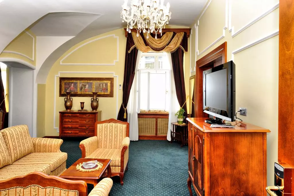 hotel_fortress leopold i_novi_sad_shabavizparvaz_21.jpg